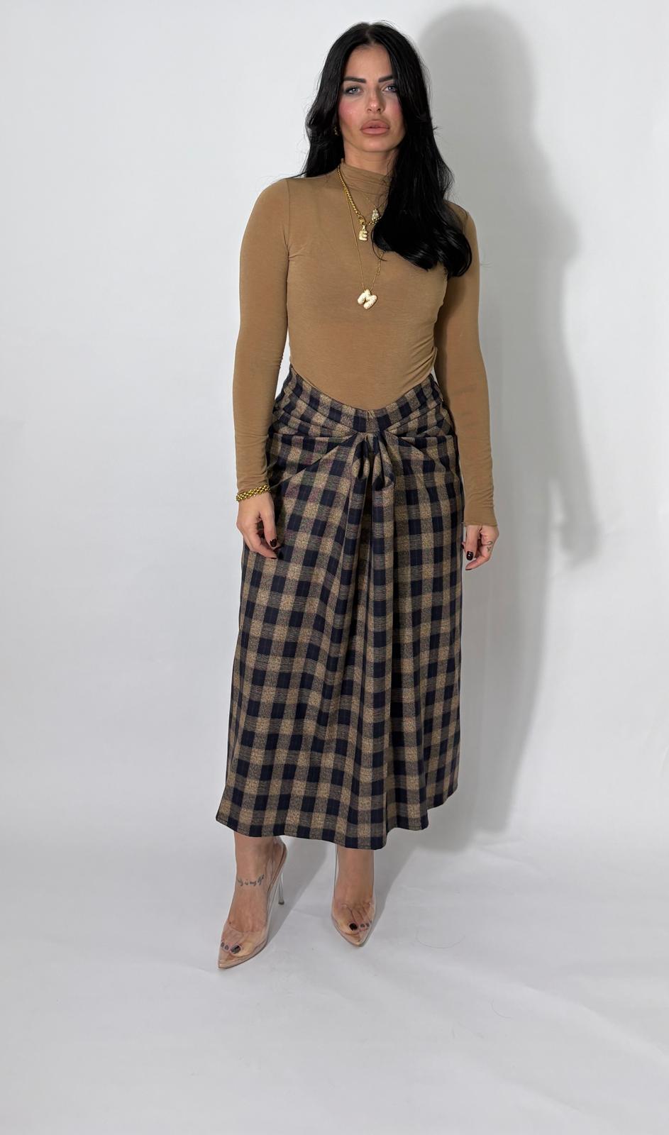 Gonna a quadri by lumina