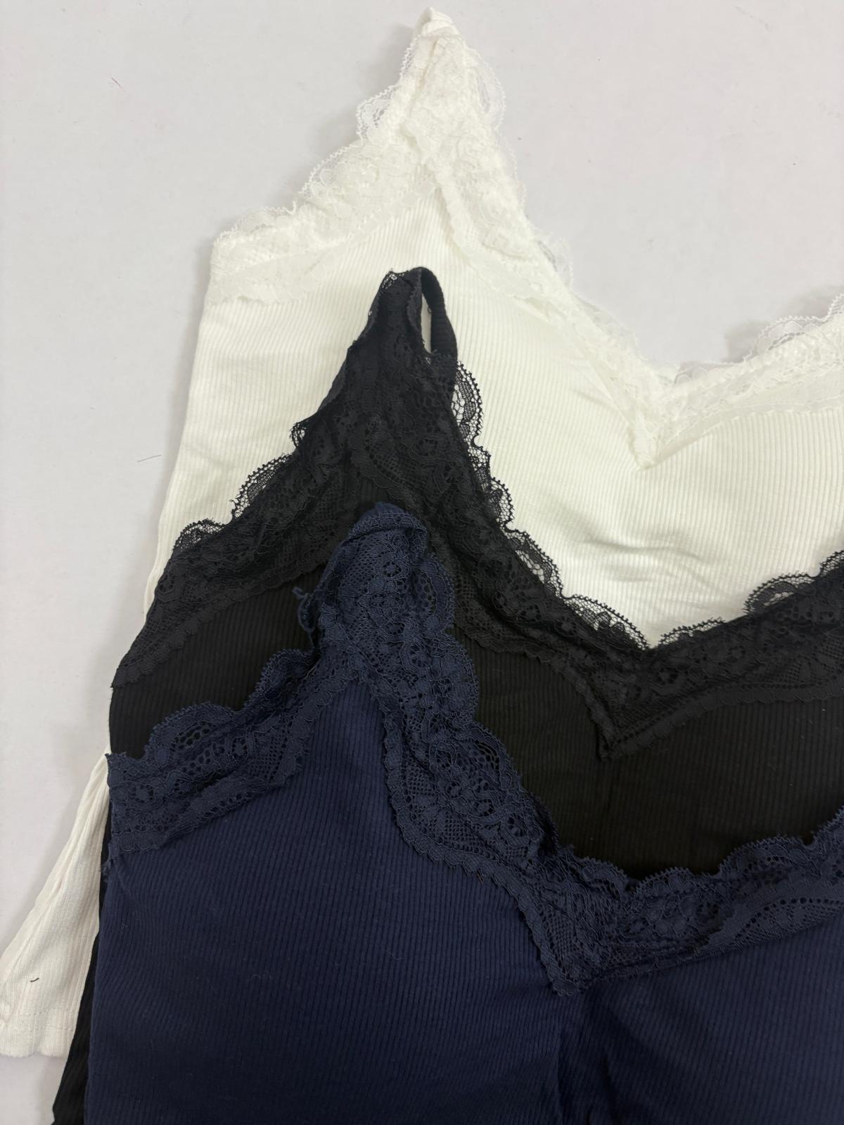 Top in pizzo Beatriz