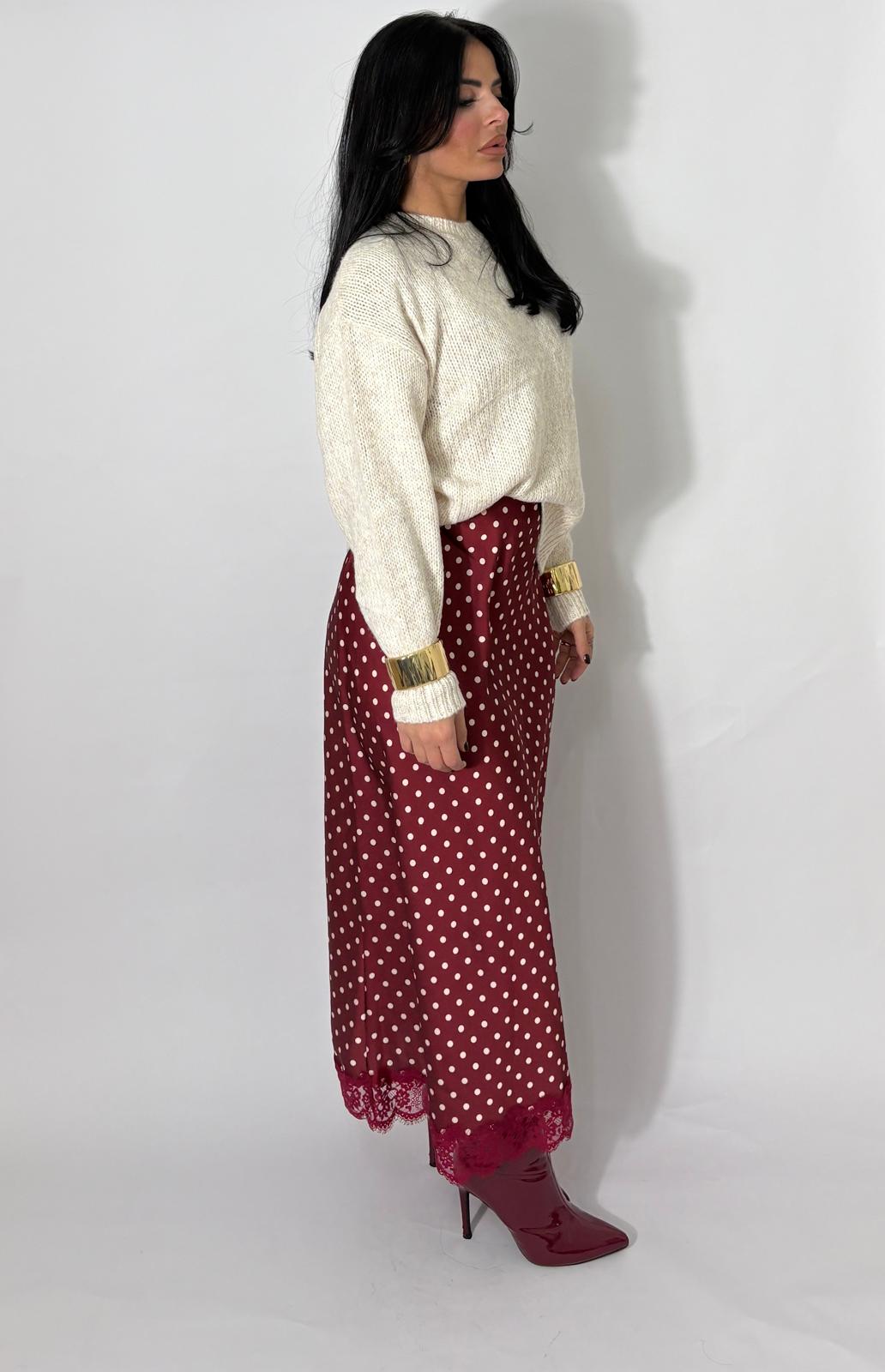 Gonna a pois bordeaux